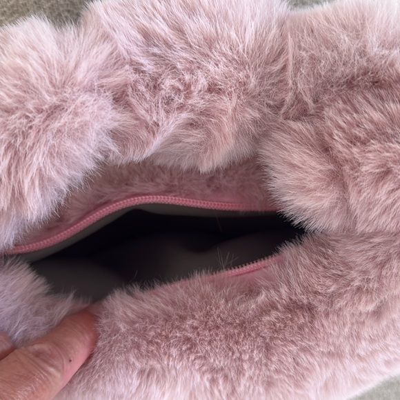 Purse Faux fur- super cute!! 11x7 NWOT - Picture 2 of 3